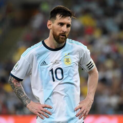 Messi sätter nya rekord efter imponerande hattrick